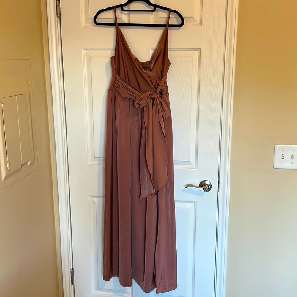 Mauve silk bridesmaids dress with tie. Worn once. In great condition!